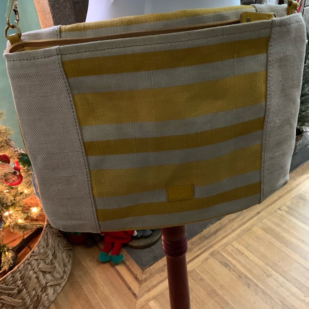Fossil fold over crossbody messenger bag purse yellow striped woven tweed